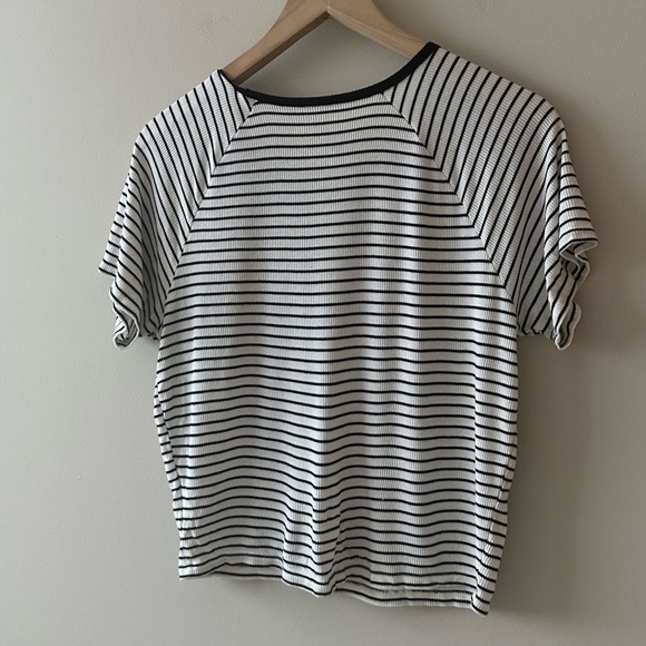 American Eagle Cropped T - Picture 2 of 4